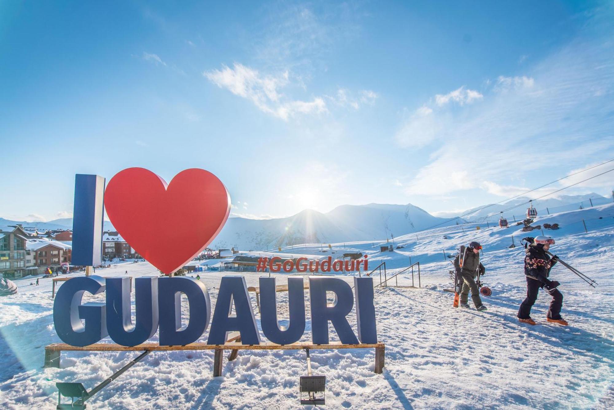 Gudauri Atrium Aparthotel Eksteriør bilde