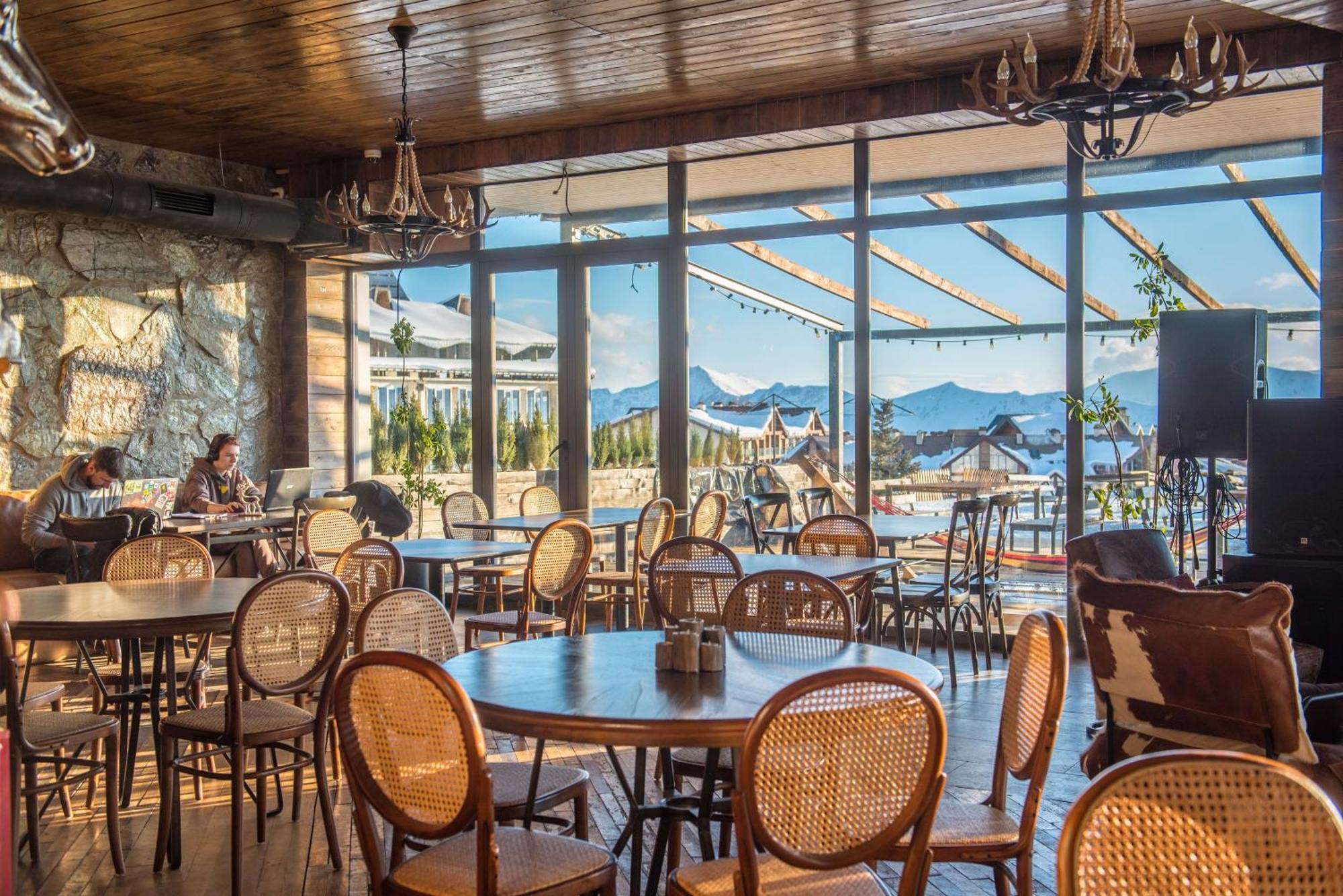 Gudauri Atrium Aparthotel Eksteriør bilde