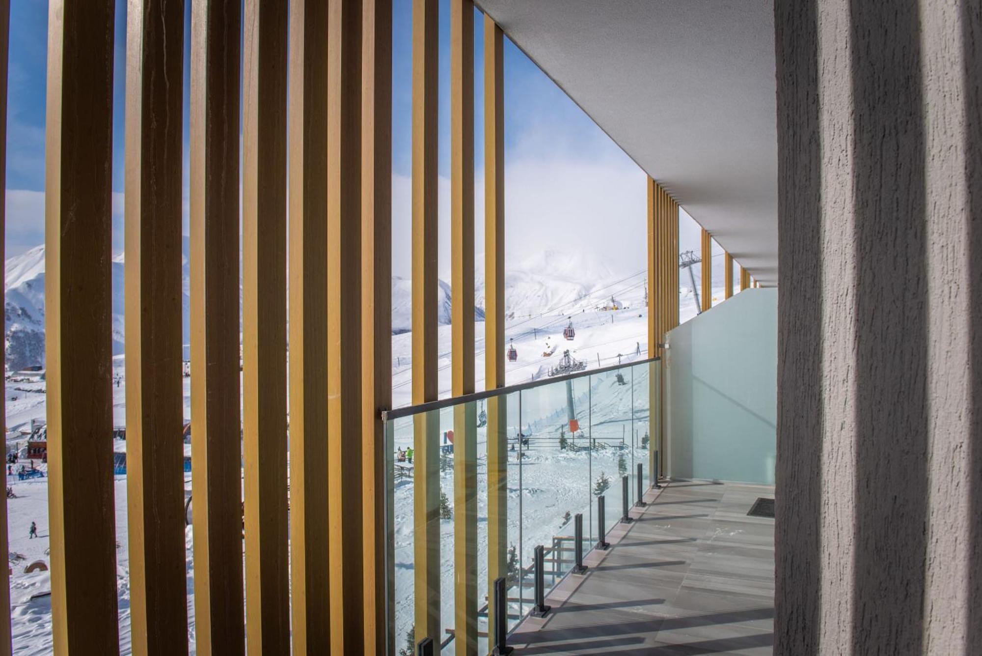 Gudauri Atrium Aparthotel Eksteriør bilde